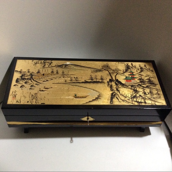 ❤️Vintage large Japanese painted jewelry music box - Picture 3 of 17